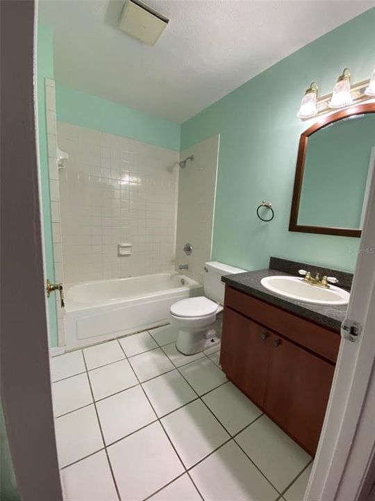 最近售出: $220,000 (2 贝兹, 2 浴室, 1408 平方英尺)