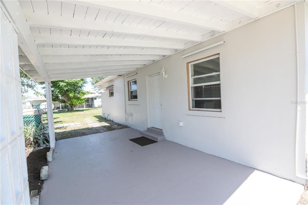 Recently Sold: $150,000 (2 beds, 1 baths, 897 Square Feet)