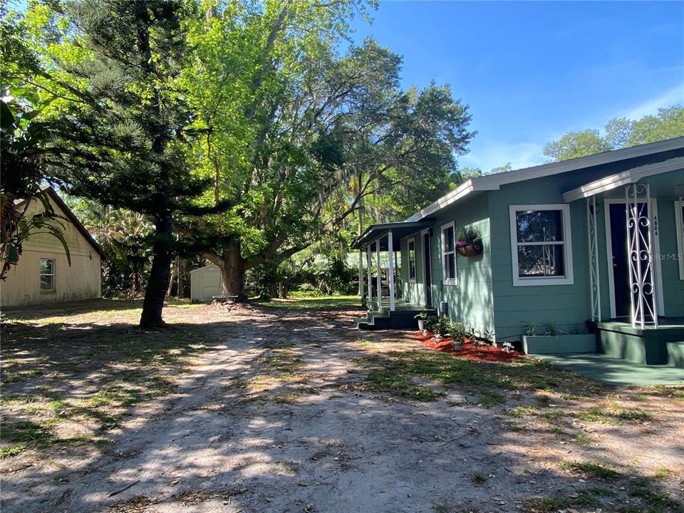 Recently Sold: $136,900 (2 beds, 1 baths, 616 Square Feet)