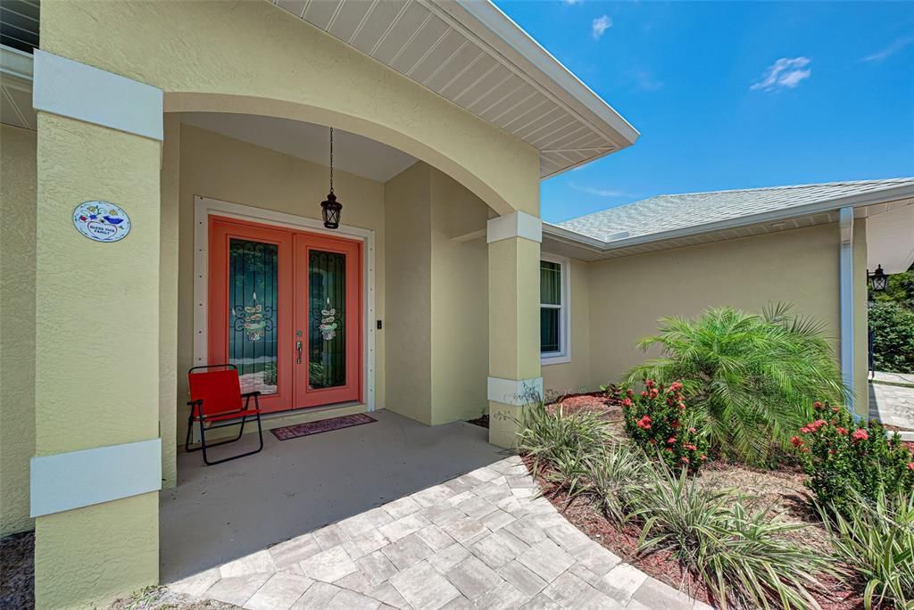 Recently Sold: $549,900 (3 beds, 2 baths, 1986 Square Feet)