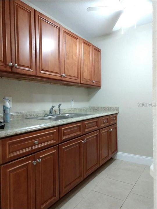 Recently Rented: $975 (1 beds, 1 baths, 608 Square Feet)
