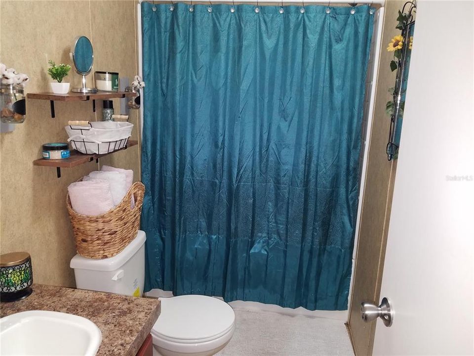 2nd Full Bathroom with Tub/Shower Combo