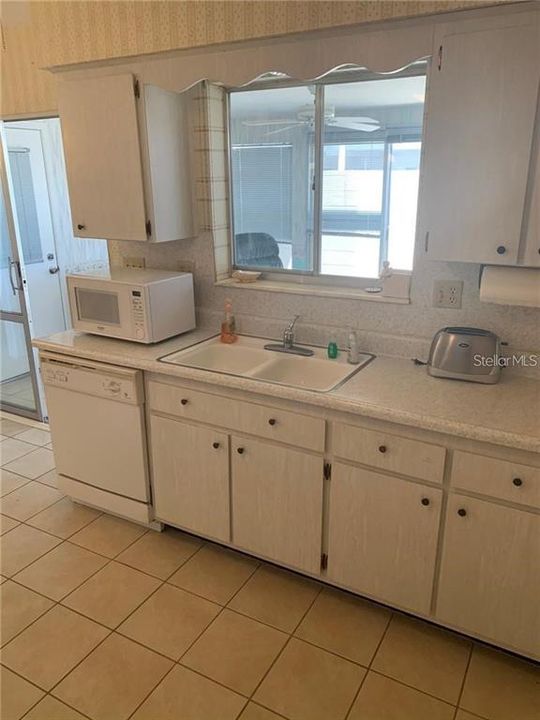 Recently Rented: $1,175 (1 beds, 1 baths, 1102 Square Feet)