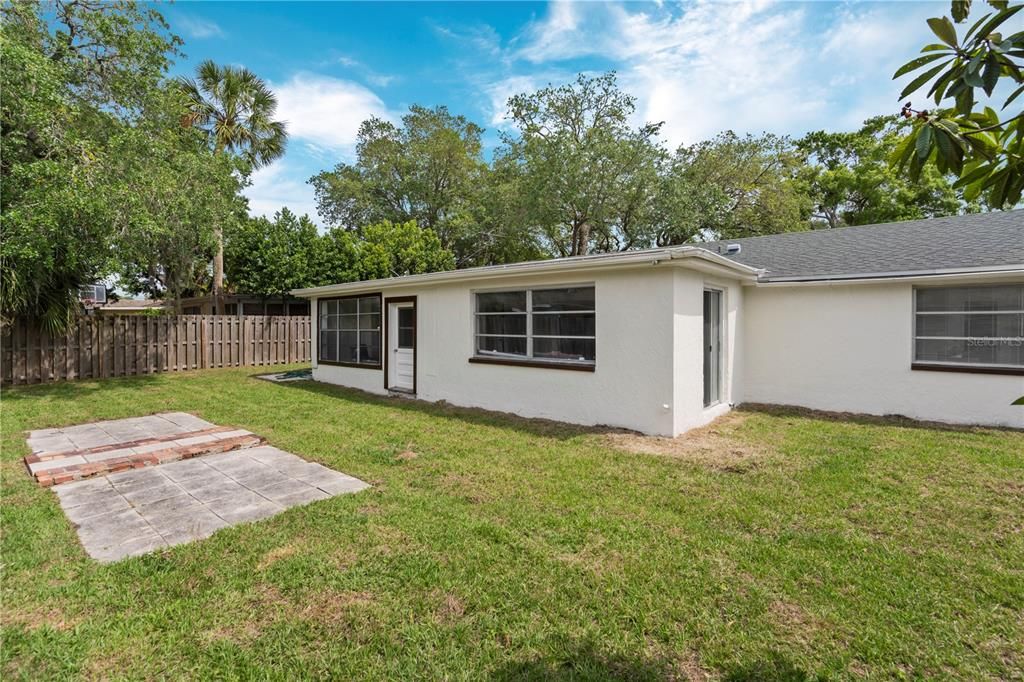 Recently Sold: $205,995 (3 beds, 2 baths, 1661 Square Feet)