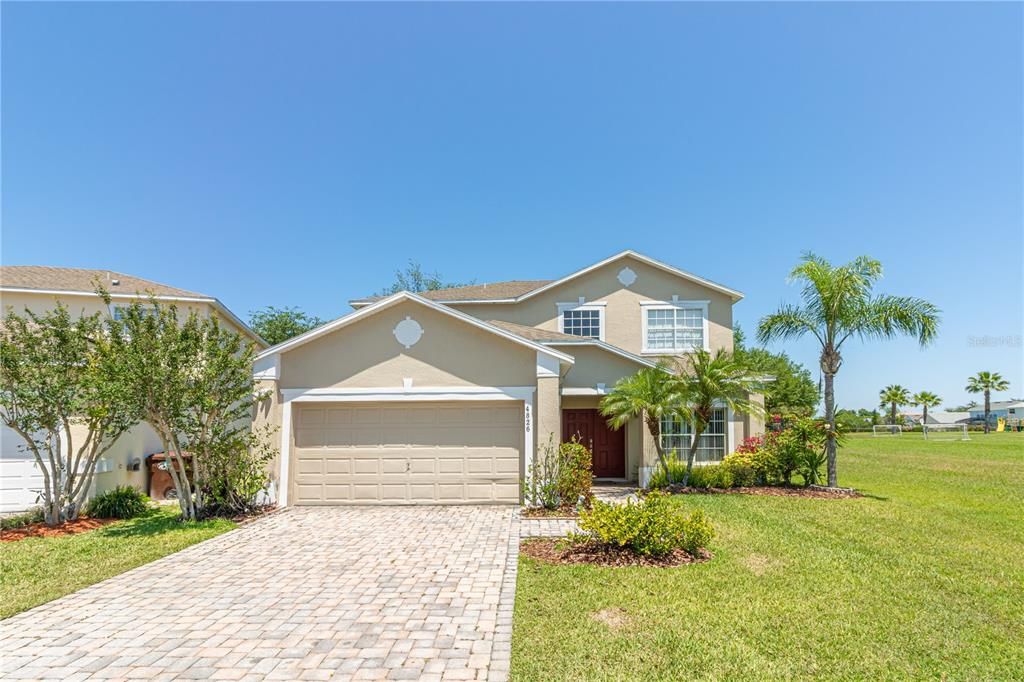 Recently Sold: $349,900 (6 beds, 3 baths, 2604 Square Feet)