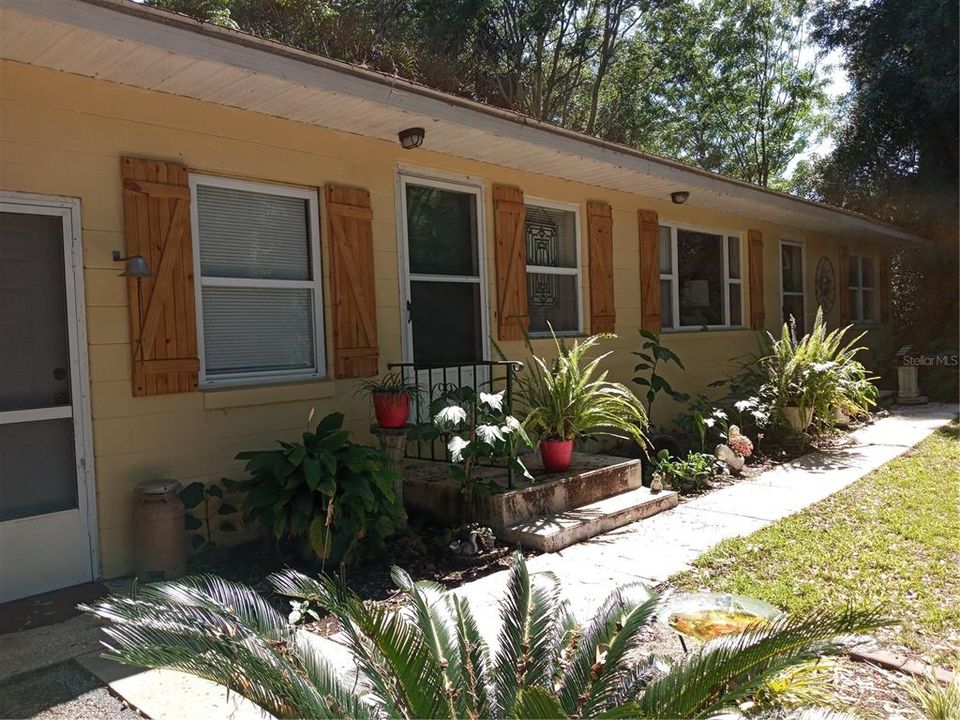 Recently Sold: $199,000 (2 beds, 2 baths, 1144 Square Feet)