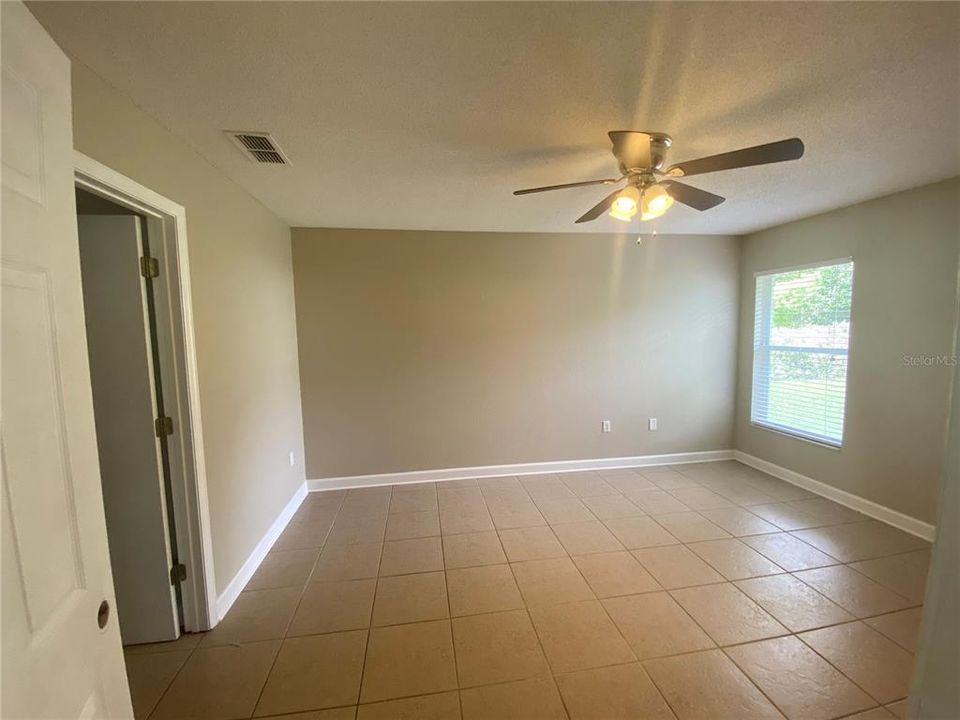 Recently Rented: $1,500 (3 beds, 2 baths, 1398 Square Feet)