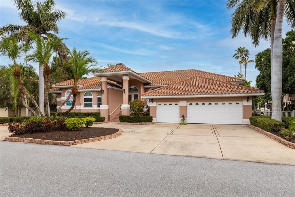 Recently Sold: $1,750,000 (4 beds, 4 baths, 3912 Square Feet)