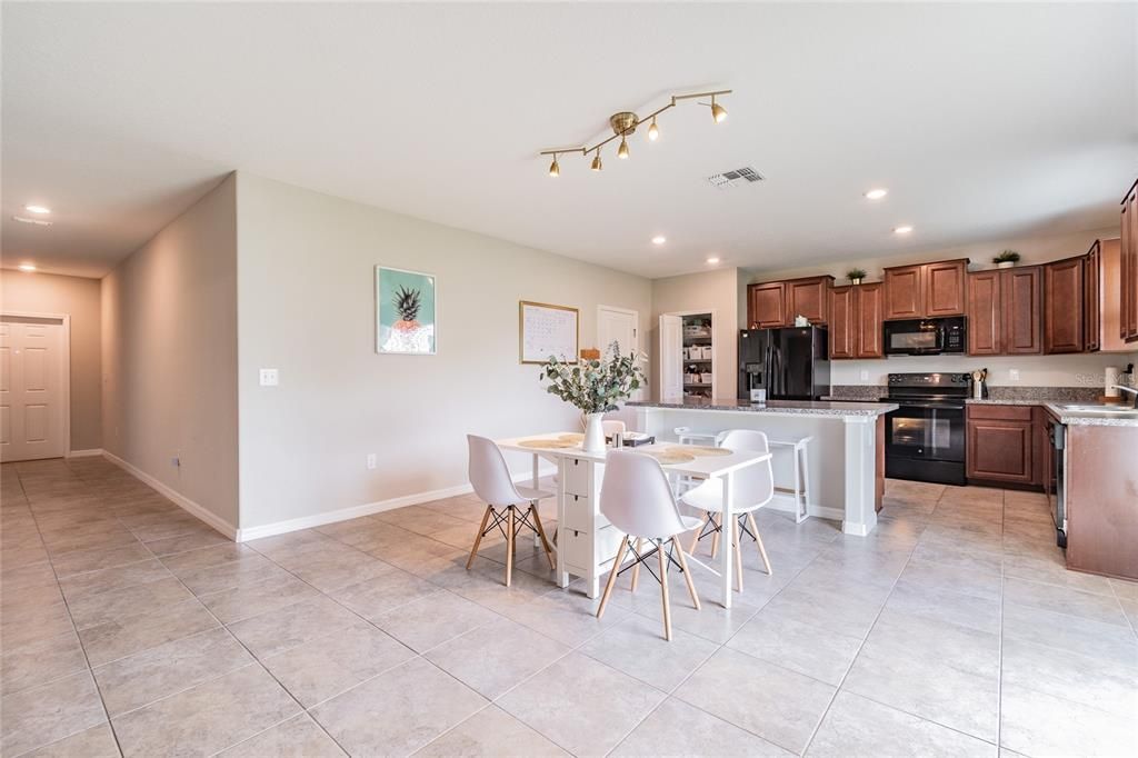 Recently Sold: $289,000 (4 beds, 2 baths, 2613 Square Feet)
