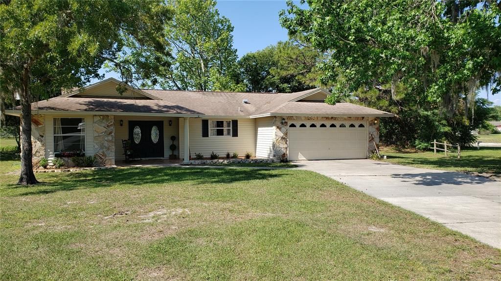 Recently Sold: $219,900 (3 beds, 2 baths, 1900 Square Feet)