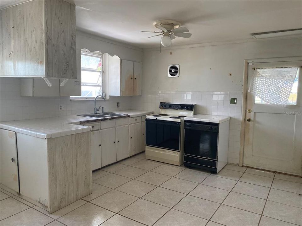 Recently Sold: $78,000 (2 beds, 1 baths, 780 Square Feet)