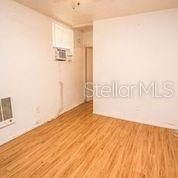 Recently Rented: $800 (1 beds, 1 baths, 568 Square Feet)
