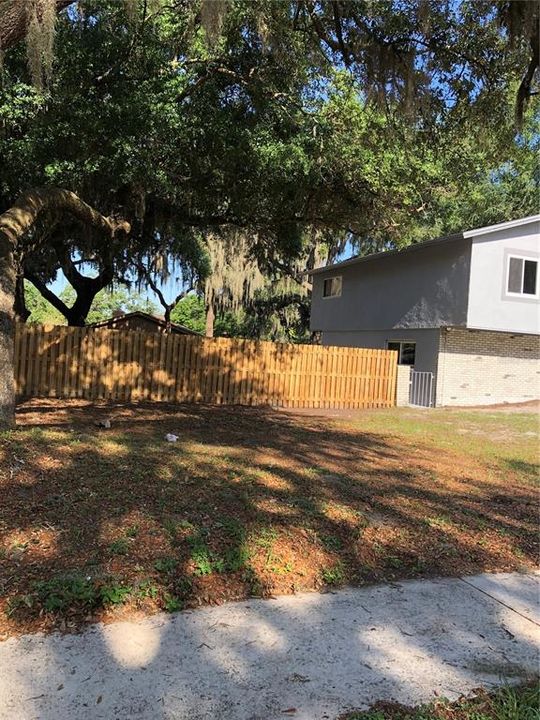 Recently Sold: $350,000 (4 beds, 3 baths, 2084 Square Feet)