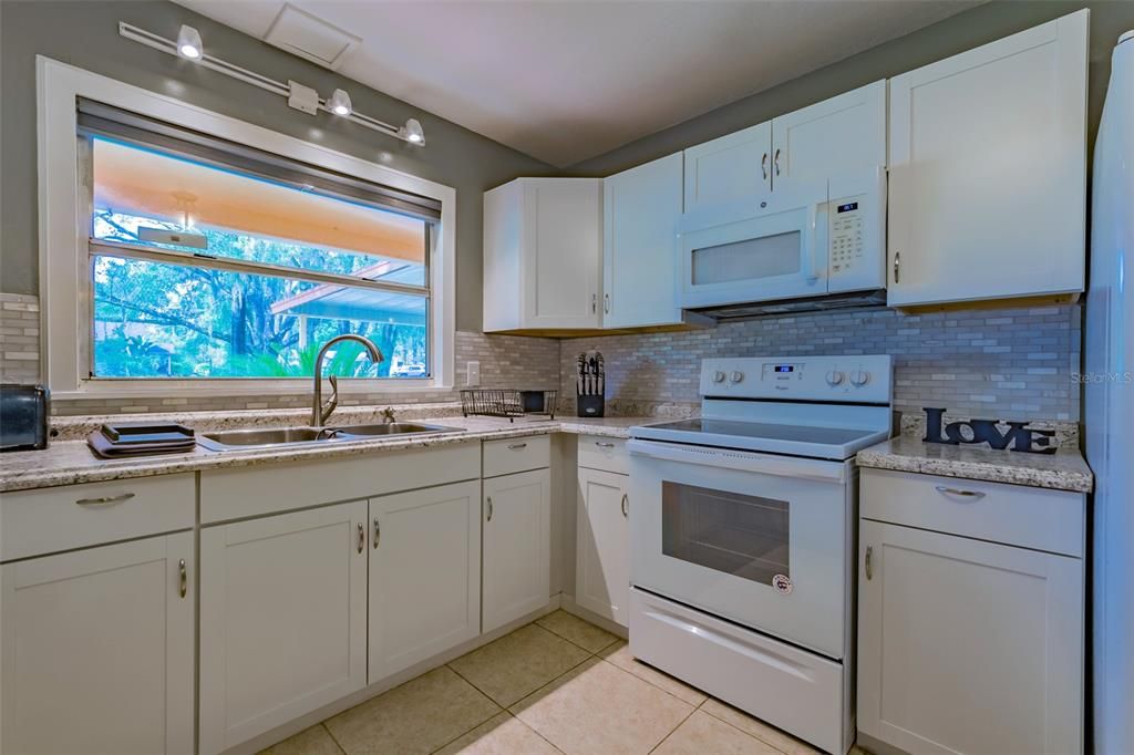 Recently Sold: $210,000 (3 beds, 1 baths, 1120 Square Feet)