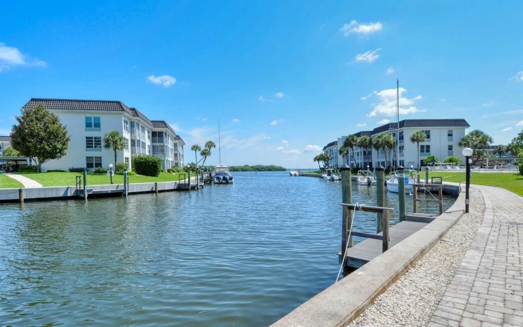 Recently Sold: $598,500 (2 beds, 2 baths, 1092 Square Feet)