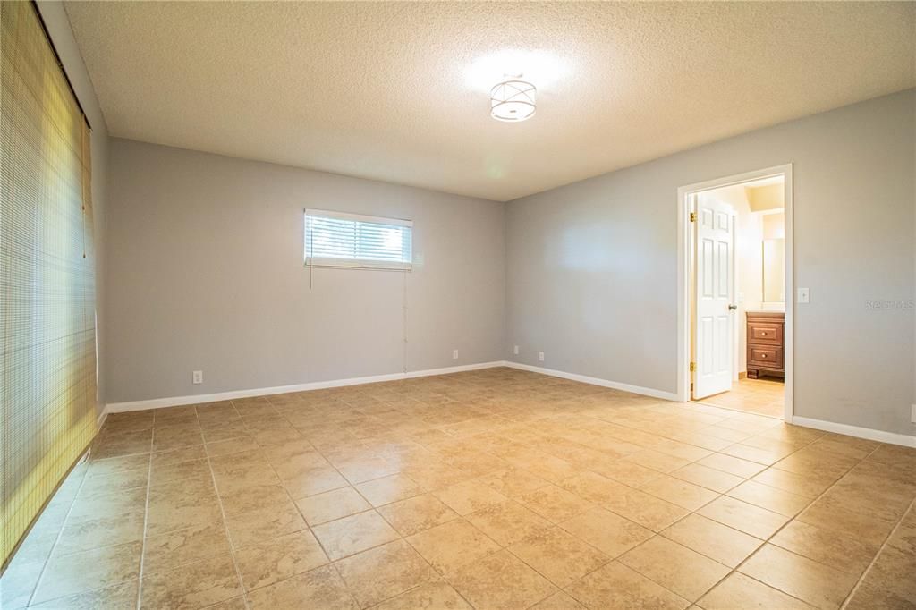 Recently Sold: $259,000 (3 beds, 2 baths, 1699 Square Feet)