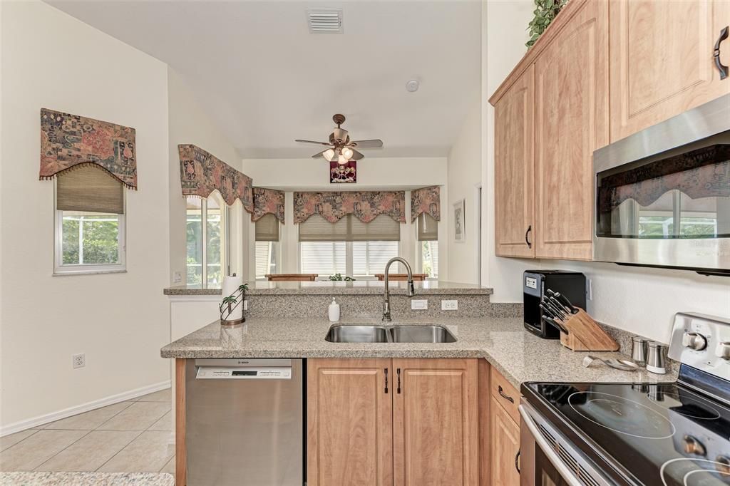Recently Sold: $350,000 (3 beds, 2 baths, 1830 Square Feet)