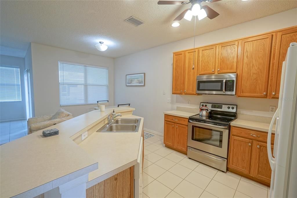 Recently Rented: $1,950 (3 beds, 2 baths, 1453 Square Feet)