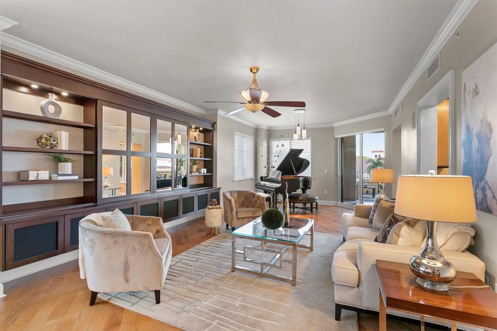 Recently Sold: $2,390,000 (3 beds, 3 baths, 3081 Square Feet)