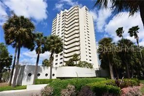 Recently Sold: $315,000 (1 beds, 1 baths, 896 Square Feet)