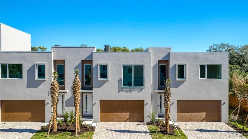 Recently Sold: $879,000 (3 beds, 2 baths, 1830 Square Feet)
