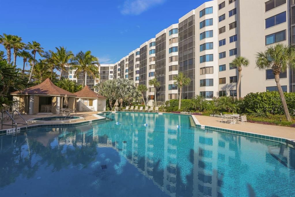 Recently Sold: $929,000 (2 beds, 2 baths, 1713 Square Feet)