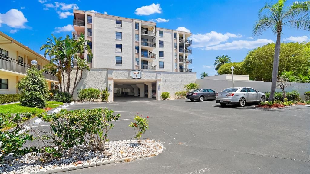 Recently Sold: $295,000 (1 beds, 1 baths, 790 Square Feet)