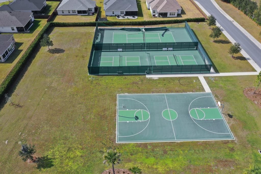 Oxford Oaks basketball, pickleball, and tennis courts