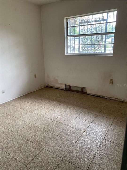 Vendido Recientemente: $100,000 (3 camas, 1 baños, 994 Pies cuadrados)