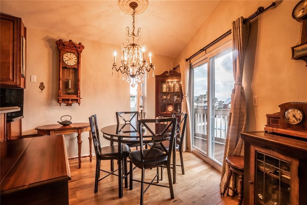 Recently Sold: $700,000 (2 beds, 3 baths, 1664 Square Feet)
