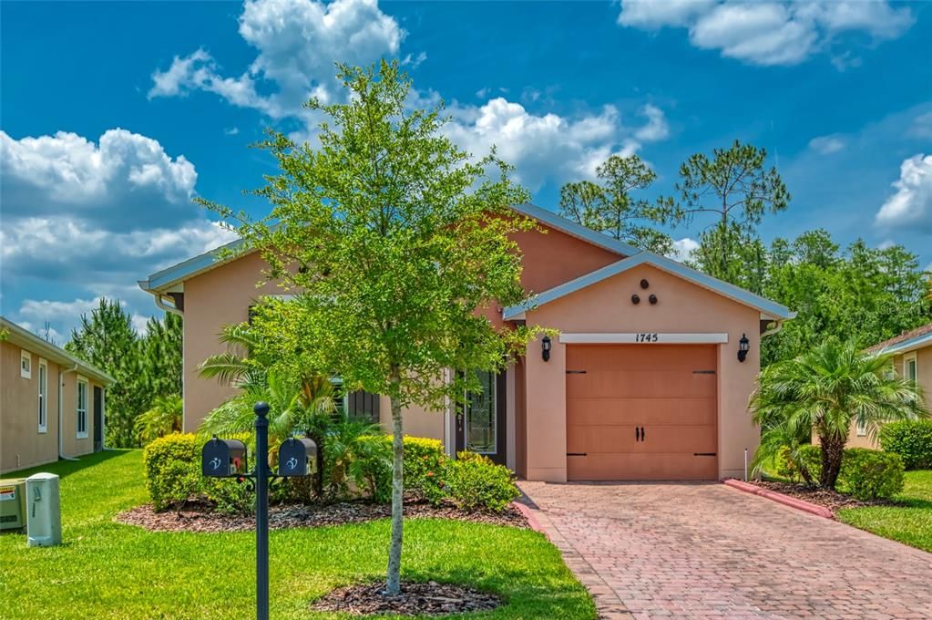 Recently Sold: $285,000 (2 beds, 2 baths, 1590 Square Feet)