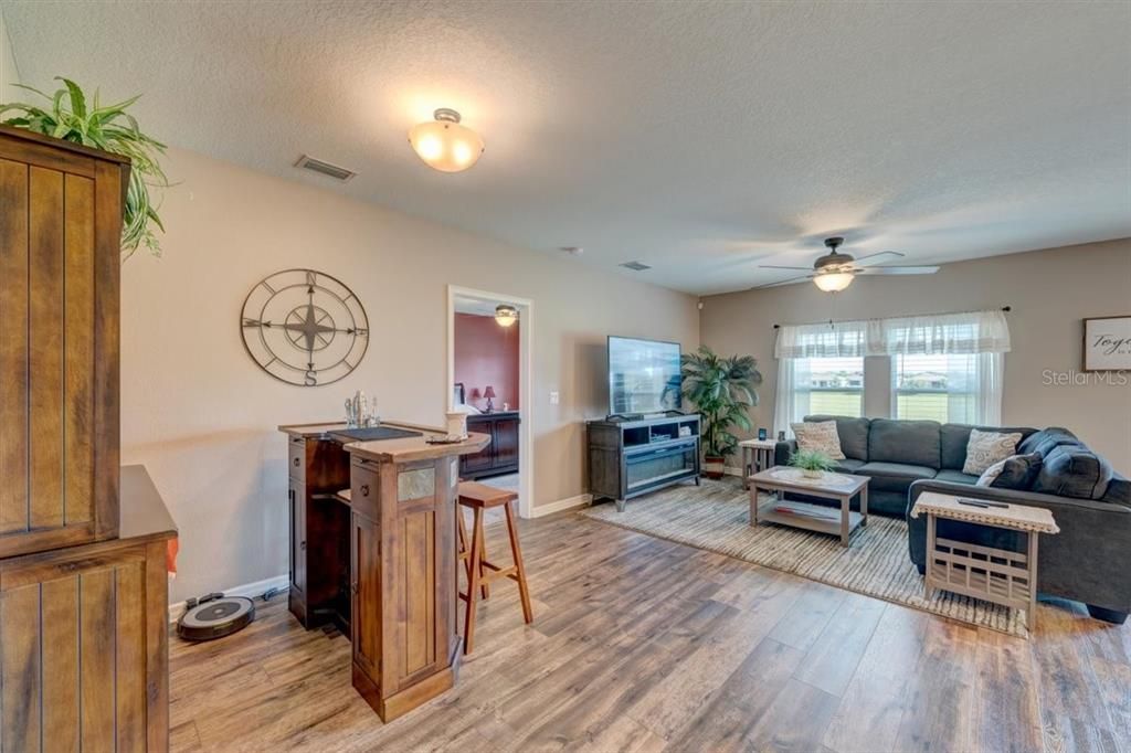 Recently Sold: $279,000 (3 beds, 2 baths, 1521 Square Feet)
