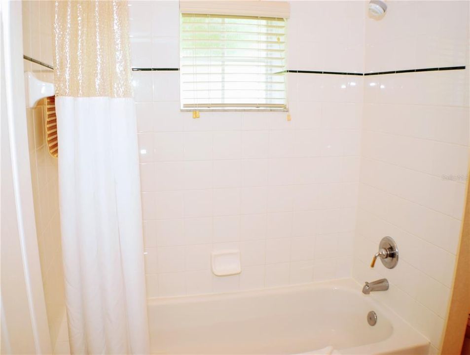 最近售出: $135,000 (2 贝兹, 2 浴室, 1307 平方英尺)