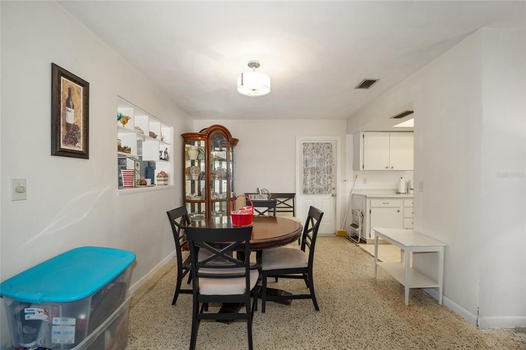 Recently Sold: $124,000 (2 beds, 2 baths, 1688 Square Feet)