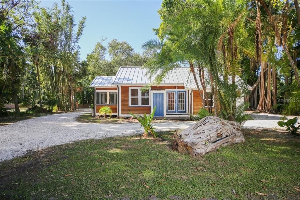 Recently Sold: $949,000 (4 beds, 3 baths, 2622 Square Feet)