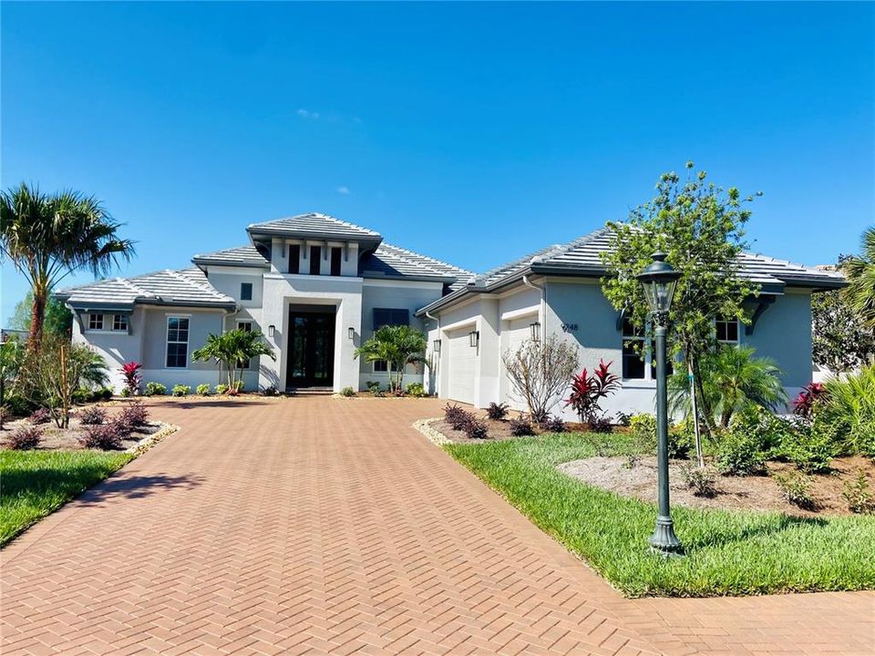 Recently Sold: $1,465,124 (3 beds, 3 baths, 3540 Square Feet)