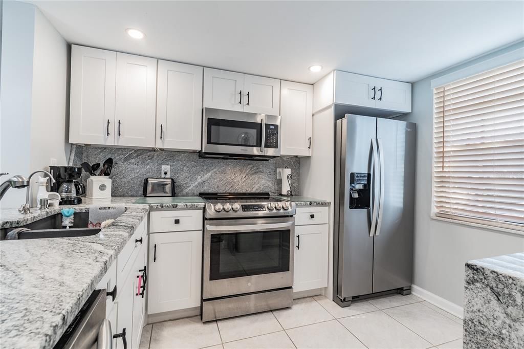 Recently Sold: $105,000 (2 beds, 2 baths, 888 Square Feet)