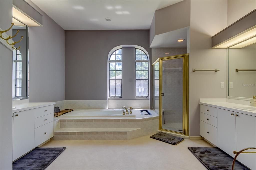 最近售出: $675,000 (4 贝兹, 3 浴室, 2794 平方英尺)