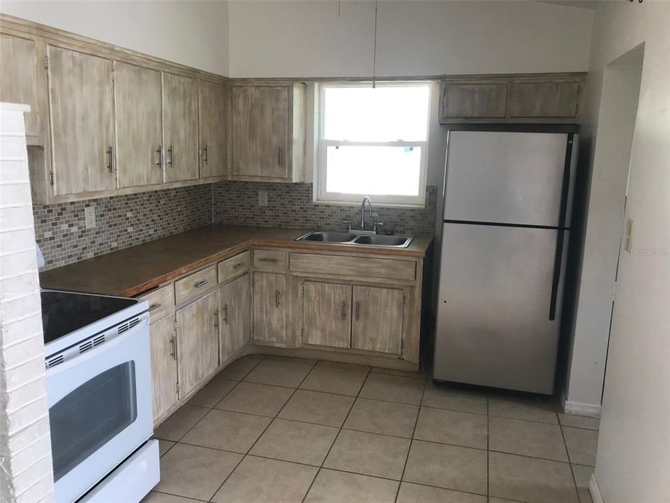 Recently Sold: $145,000 (2 beds, 1 baths, 1116 Square Feet)