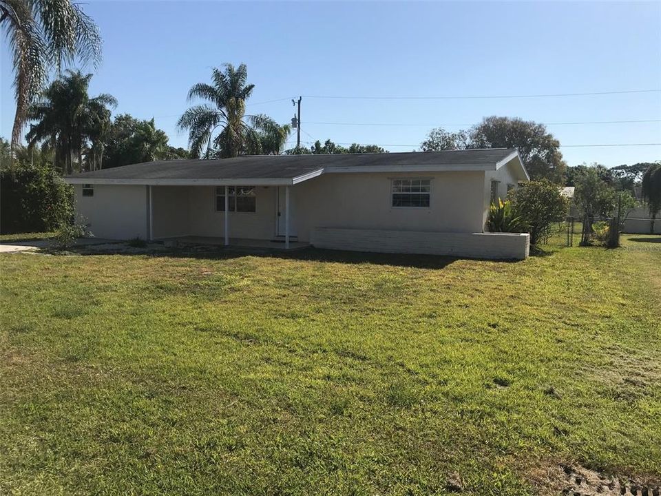 Recently Sold: $145,000 (2 beds, 1 baths, 1116 Square Feet)