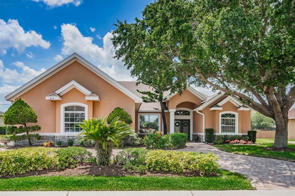 Recently Sold: $449,500 (4 beds, 3 baths, 2221 Square Feet)