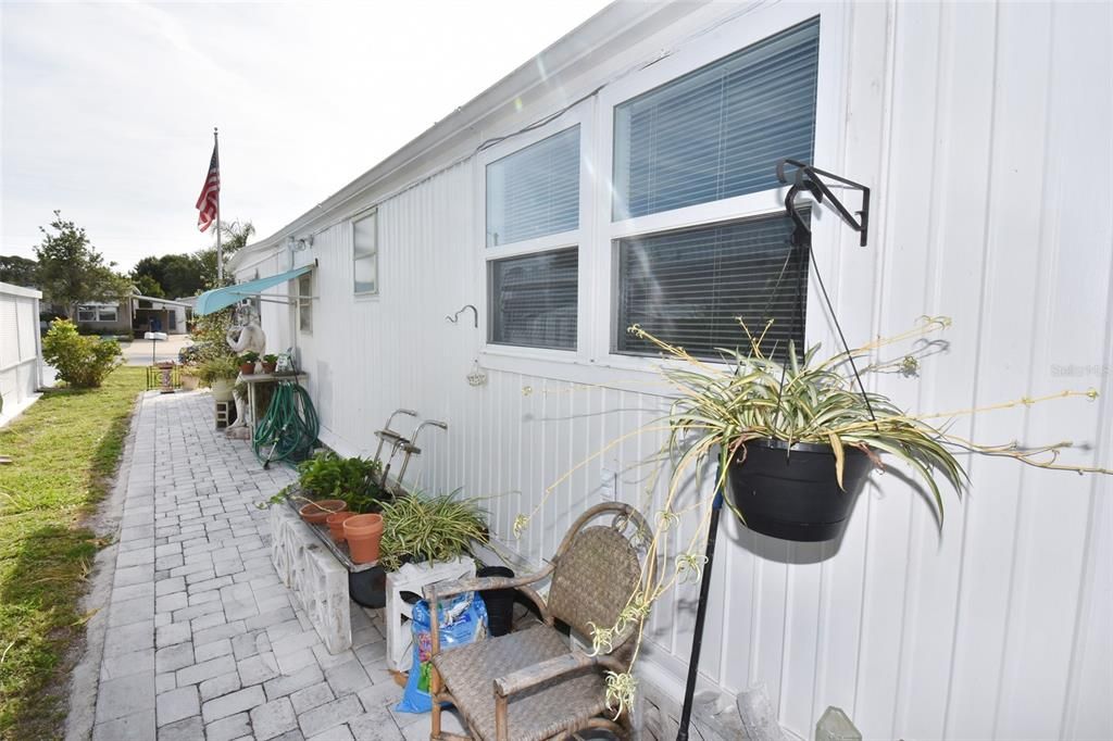 Recently Sold: $90,000 (1 beds, 1 baths, 552 Square Feet)
