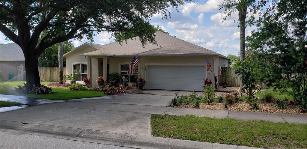 Recently Rented: $1,750 (3 beds, 2 baths, 2295 Square Feet)