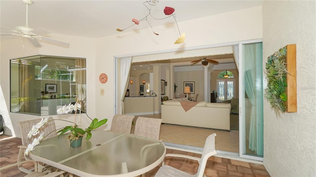 Recently Sold: $595,000 (2 beds, 2 baths, 2405 Square Feet)