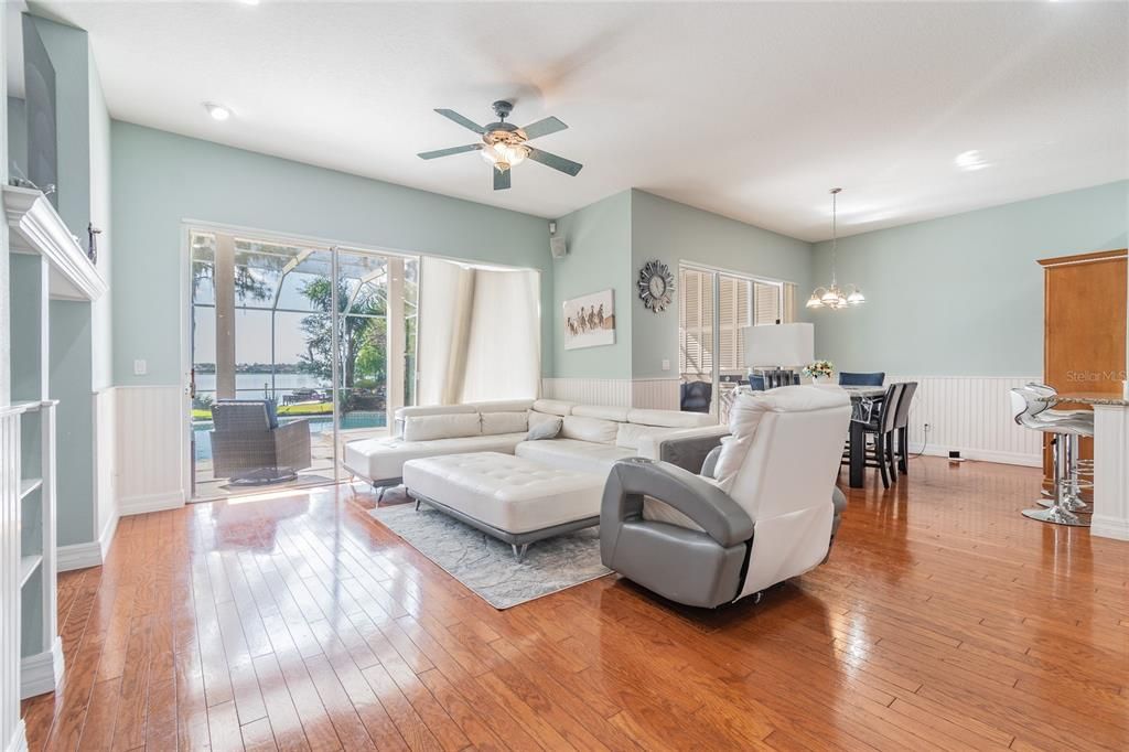 Recently Sold: $725,000 (6 beds, 4 baths, 3816 Square Feet)