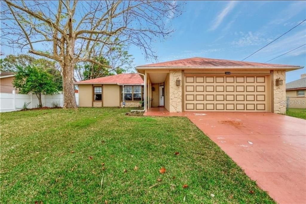 Recently Sold: $165,000 (3 beds, 2 baths, 1368 Square Feet)