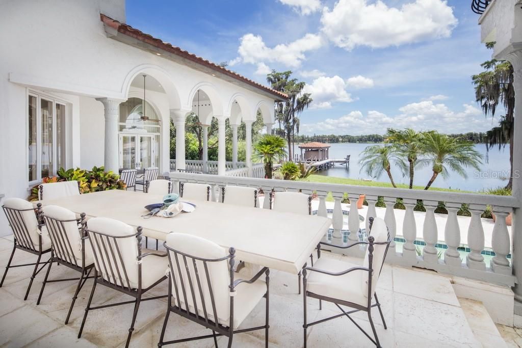 Recently Sold: $3,700,000 (6 beds, 5 baths, 5859 Square Feet)