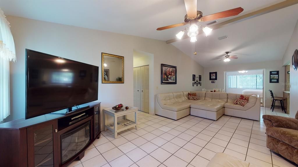 Recently Sold: $205,500 (2 beds, 2 baths, 1375 Square Feet)