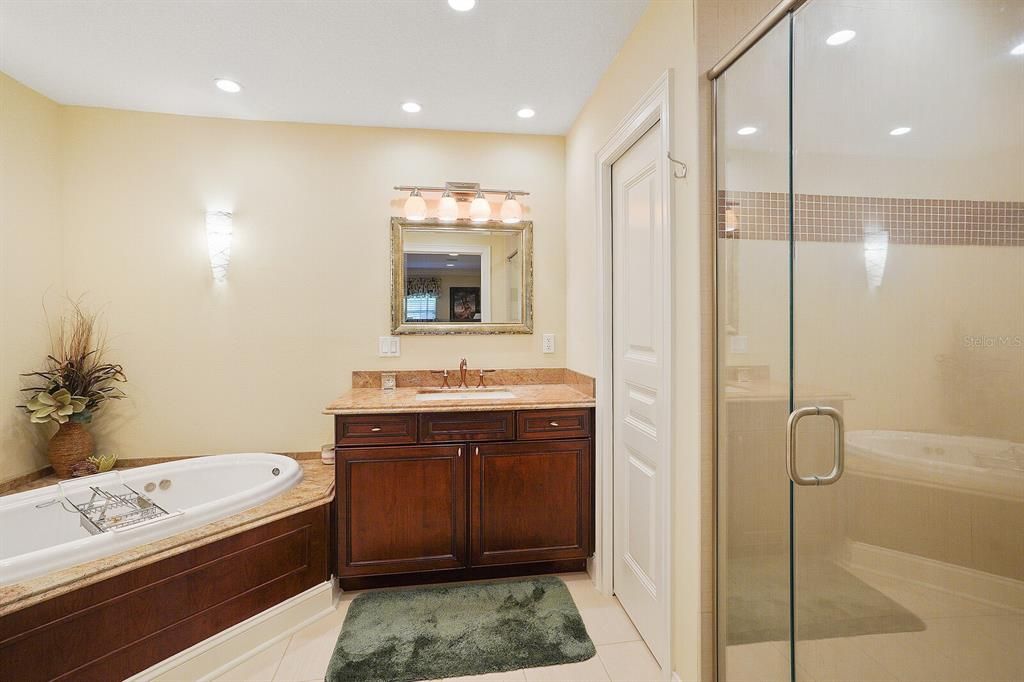 Недавно продано: $1,400,000 (4 спален, 4 ванн, 4280 Квадратных фут)