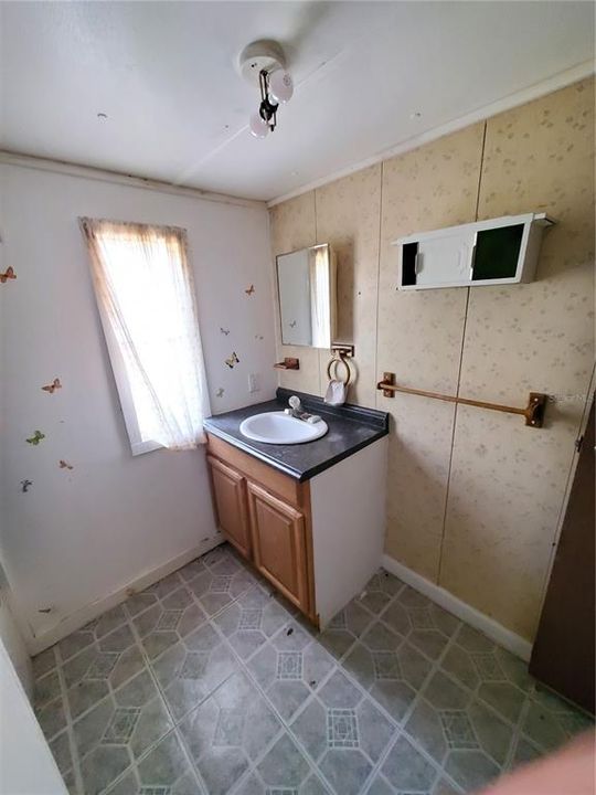Recently Sold: $39,000 (2 beds, 1 baths, 728 Square Feet)